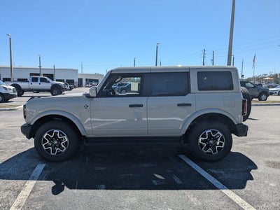 2026 Ford Bronco Outer Banks