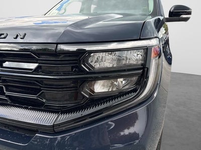 2027 Ford Expedition Platinum 30th Anniversary