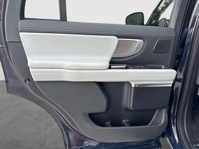 2027 Ford Expedition Platinum 30th Anniversary