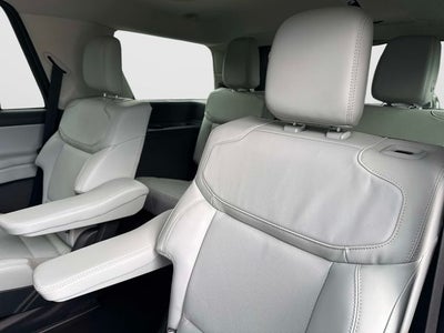 2027 Ford Expedition Platinum 30th Anniversary