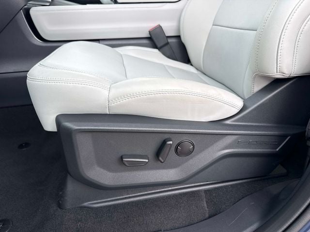 2027 Ford Expedition Platinum 30th Anniversary