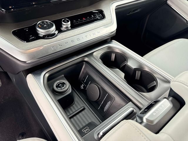 2027 Ford Expedition Platinum 30th Anniversary