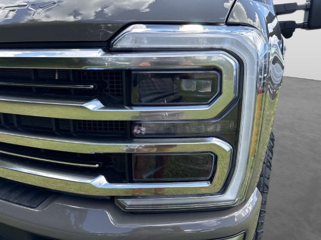 2027 Ford F-350SD Platinum