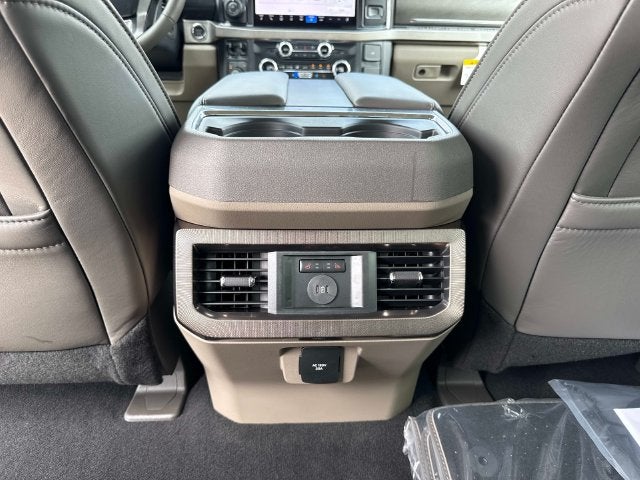 2027 Ford F-350SD Platinum