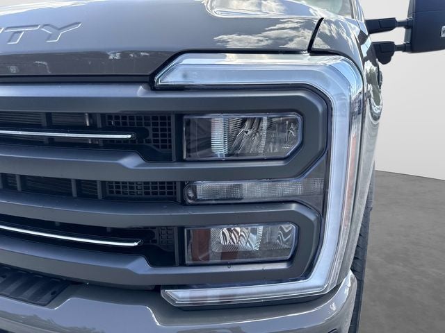 2027 Ford F-350SD XLT