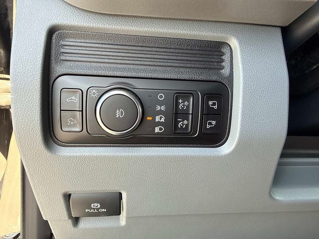 2027 Ford F-350SD XLT