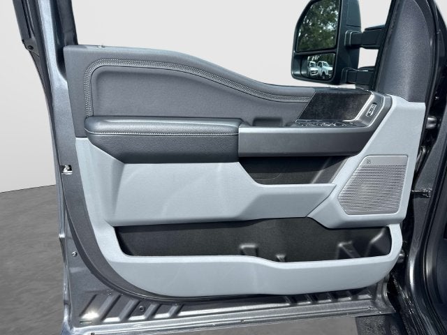 2027 Ford F-350SD XLT