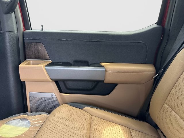 2027 Ford F-350SD Lariat DRW