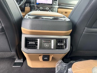 2027 Ford F-350SD Lariat DRW
