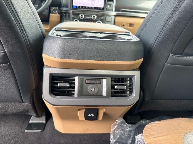 2027 Ford F-350SD Lariat DRW