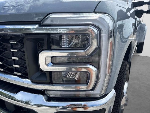 2027 Ford F-350SD Lariat DRW