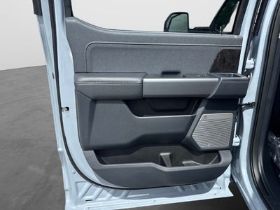 2027 Ford F-350SD Lariat DRW