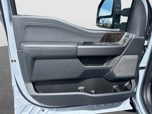 2027 Ford F-350SD Lariat DRW