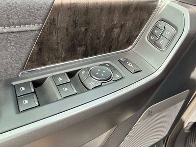 2027 Ford F-350SD Lariat DRW