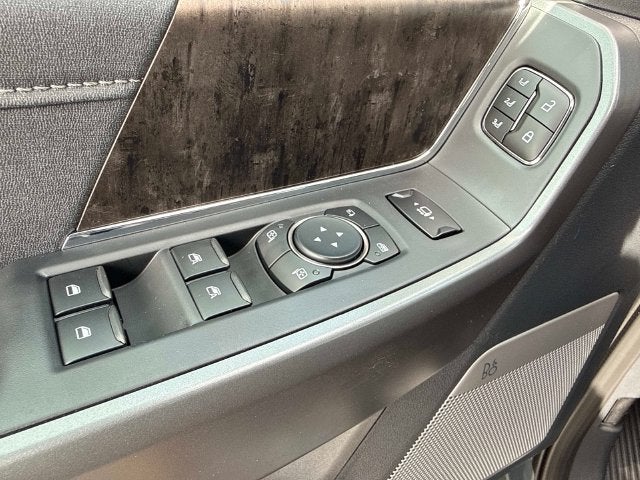 2027 Ford F-350SD Lariat DRW