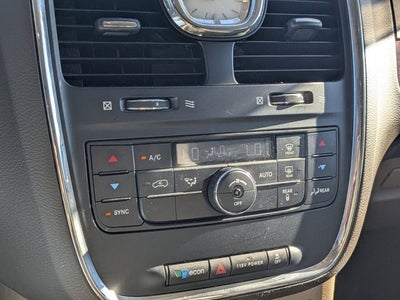 2015 Chrysler Town & Country Touring