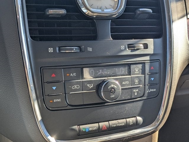 2015 Chrysler Town & Country Touring