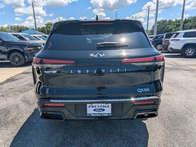 2023 INFINITI QX60 LUXE