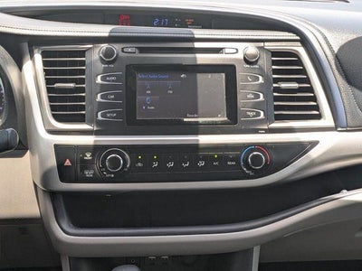 2019 Toyota Highlander LE
