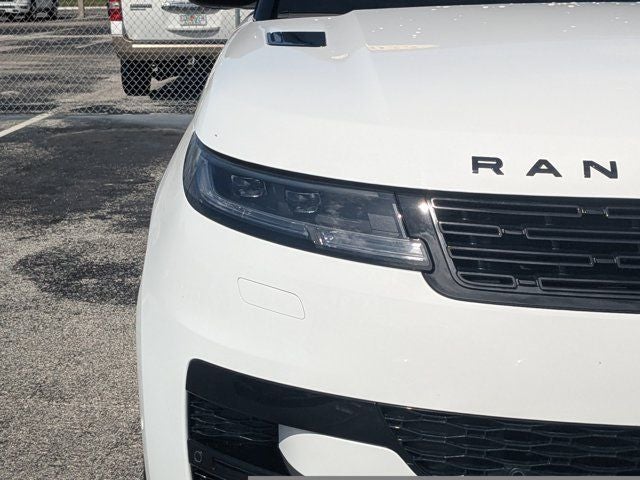 2025 Land Rover Range Rover Sport SE